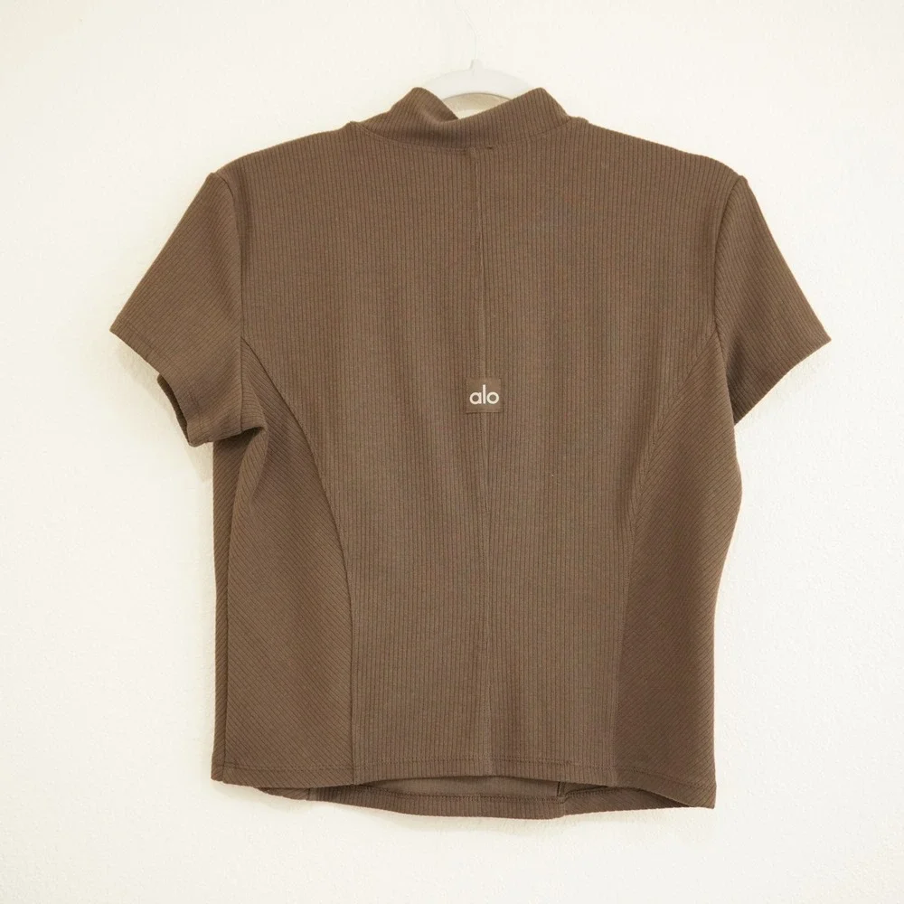 Alo Yoga Ribbed Mock Neck Short Sleeve Top Espresso Brown Athletic Shirt